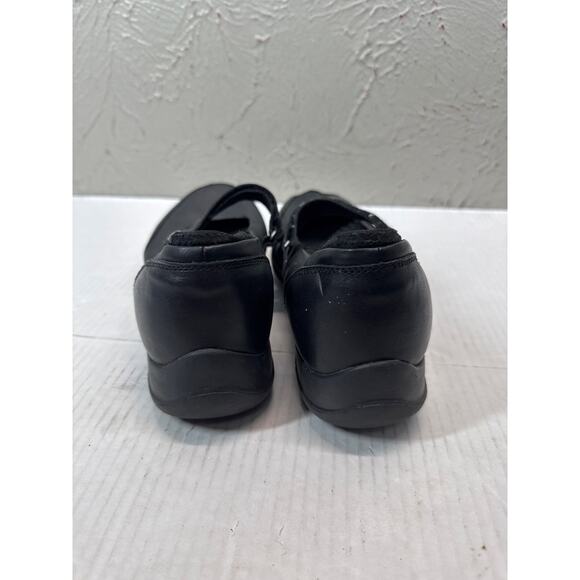 CROCS Saffron Black Leather Mary Jane Hook Loop Flat Round Toe Comfort Womens 11 - Picture 3 of 4